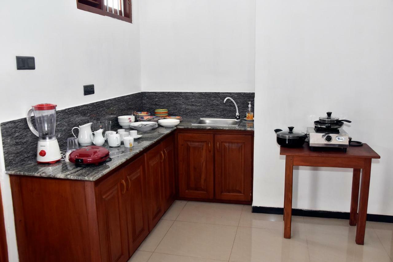 Top Mount Villa Hikkaduwa Exterior photo