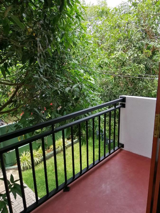 Top Mount Villa Hikkaduwa Exterior photo